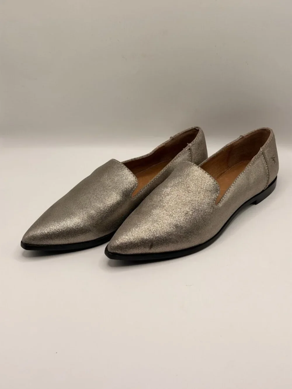 Frye Women Pewter Kenzie Venetian Pointed Toe Flat Sz 7.5